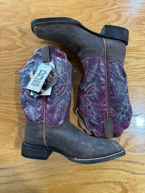 NWT - Dan Post Women's Cowboy Boots with Purple Embroidered Shaft